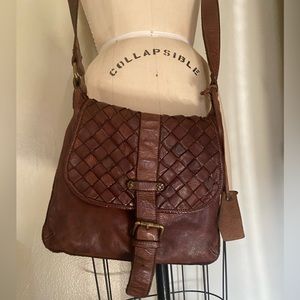 CÍVICO WOVEN CROSSBODY LEATHER BAG